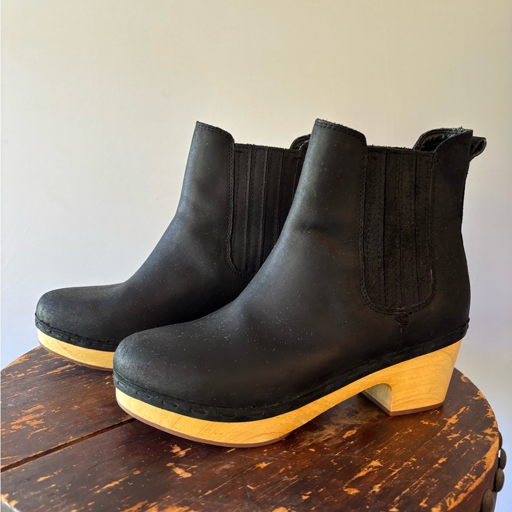 Frye & Co. Women's 8.5 Black Leather Odessa Chelsea w/Wood Heel. Hardly worn! - Picture 10 of 11